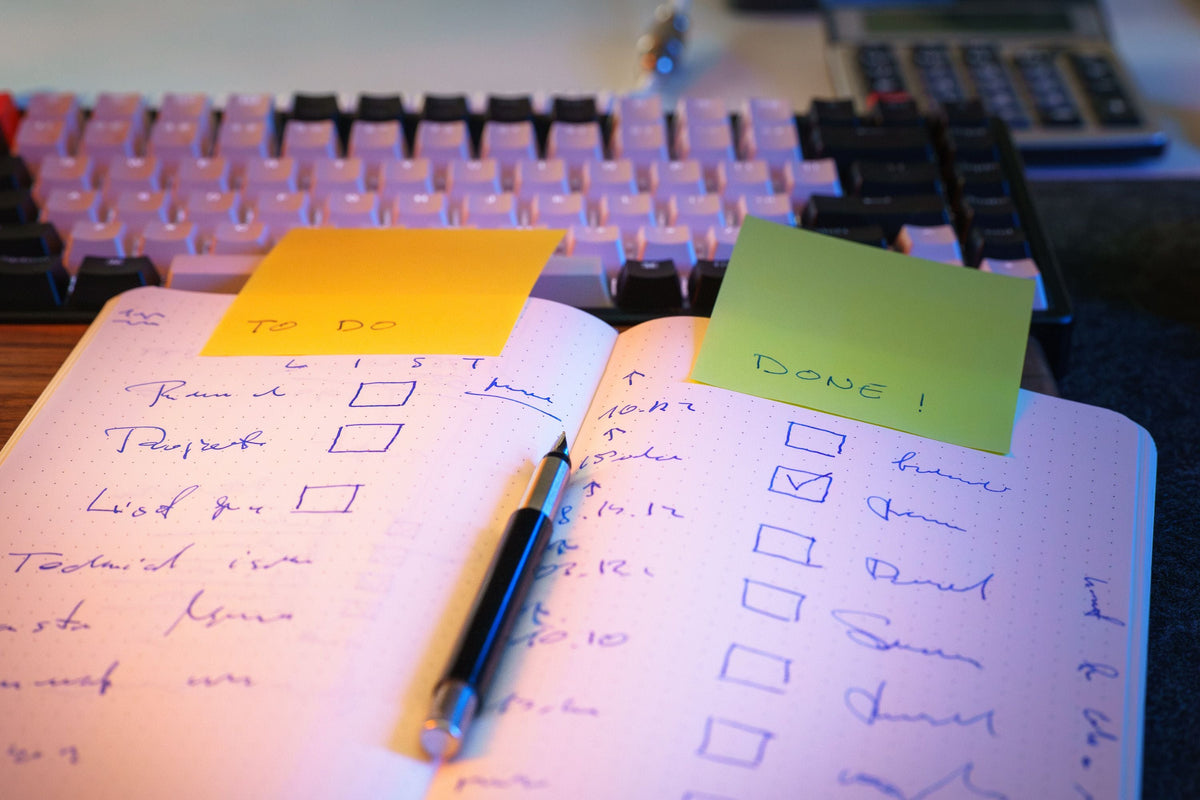 Simple written checklist breaking a task into visible steps